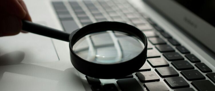 Loupe sur clavier